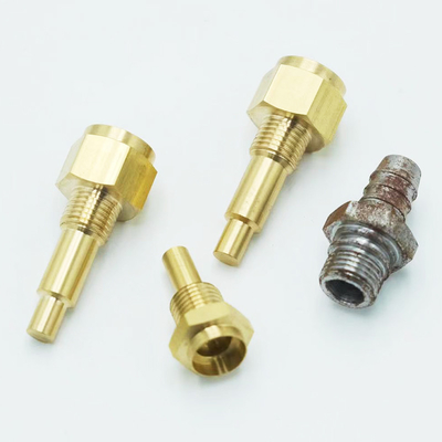 निकेलप्लेटेड नॉन स्टैंडर्ड फास्टनर पाइप ज्वाइंट कनेक्टर M17x11.1mm